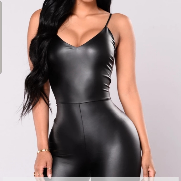 Faux leather jumpsuit - Picture 2 of 5